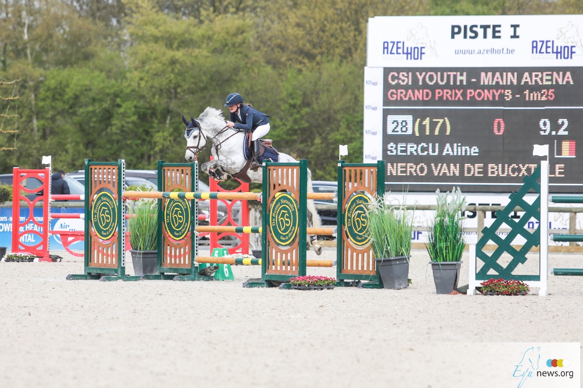 Aline Sercu schittert in top vijf van ponyproef Fontainebleau