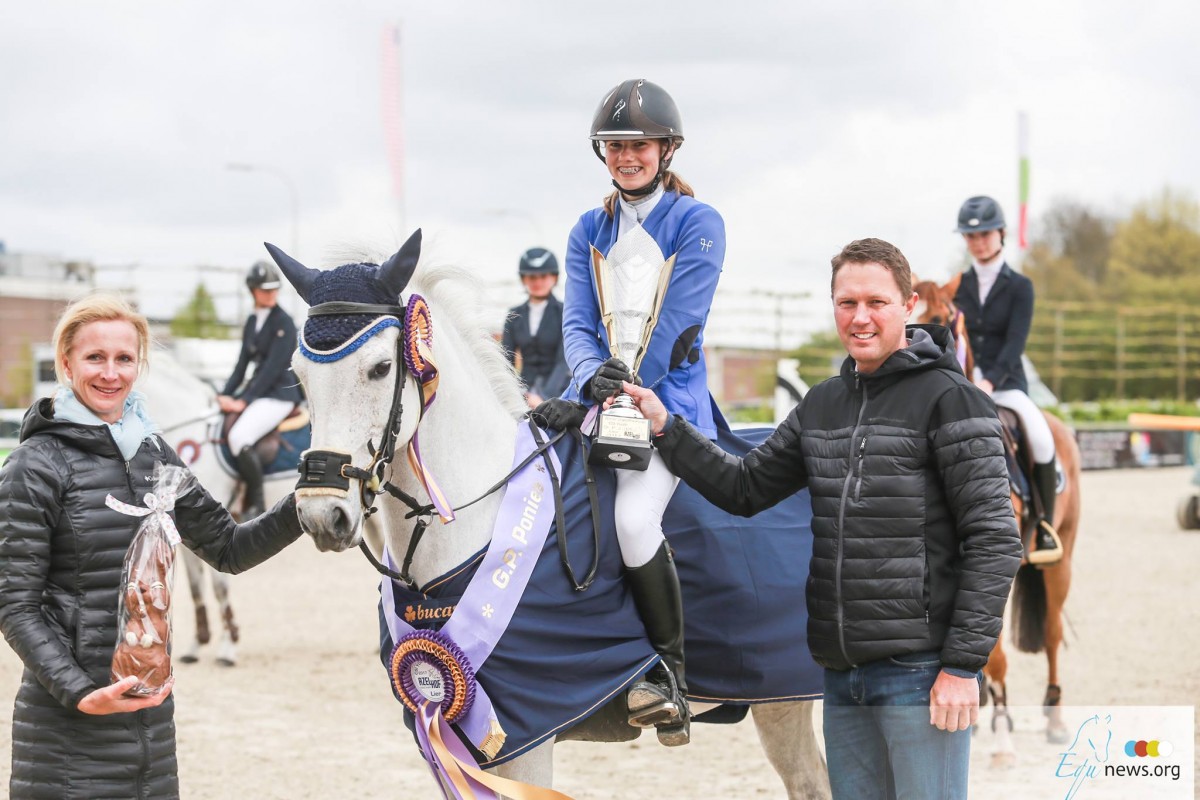 Kato van Olmen wint de Grote Prijs voor pony's in Lier
