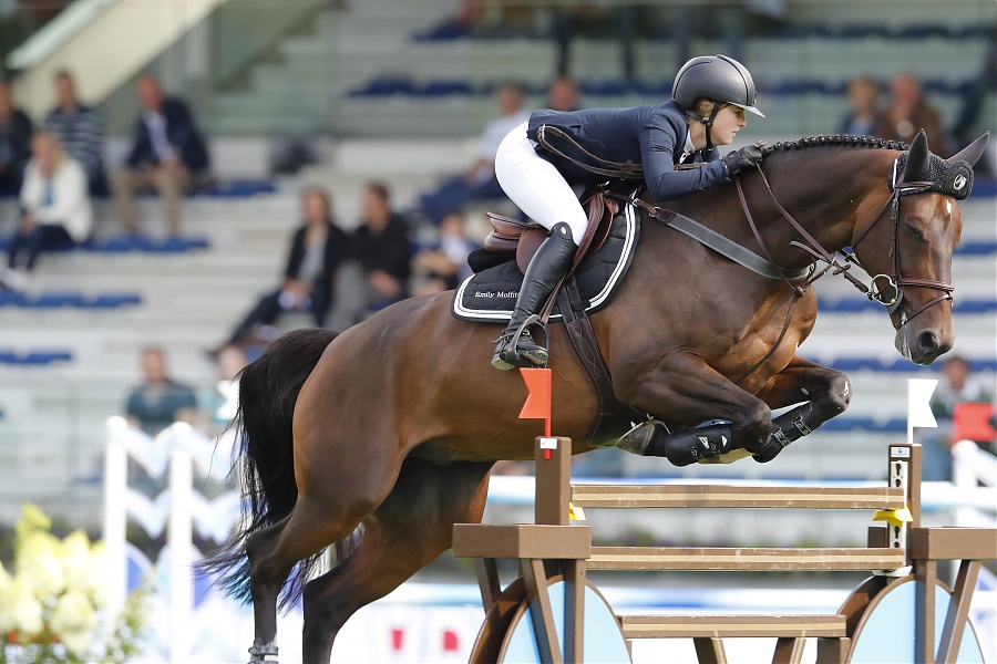 Emily Moffitt speeds to the victory in CSI5* opening class of Samorin!