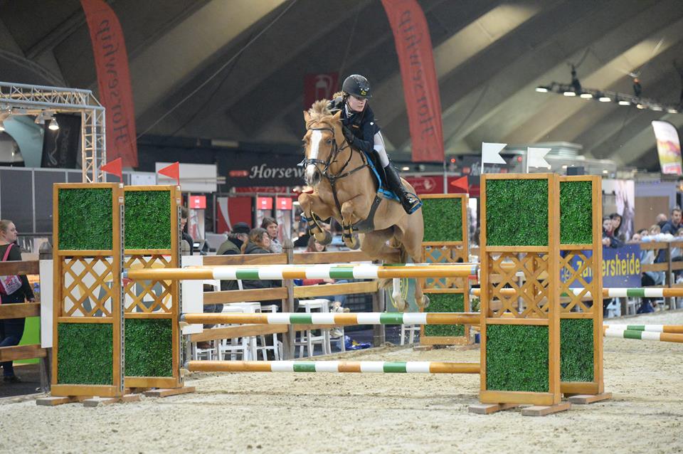 Nell Delgouffe pakt twee overwinningen op Pony Gouden Laars Loenhout