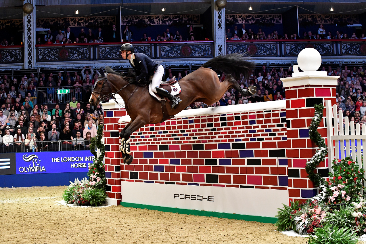 Double Delight as Whitaker and Pender share Puissance Victory