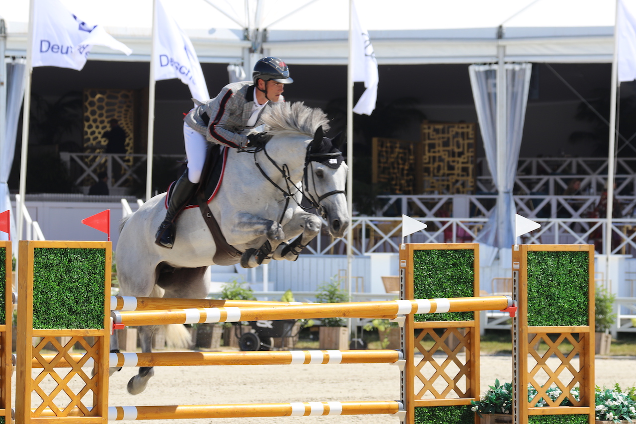 Olivier Philippaerts speeds to the victory in CSI5* featured class Doha