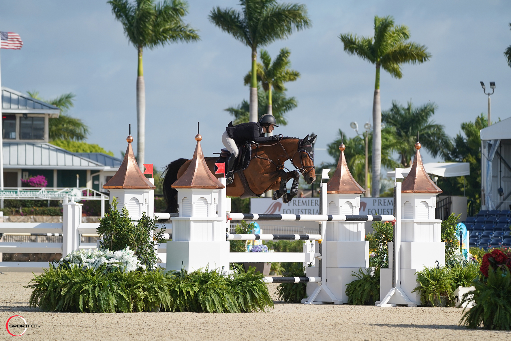 Sternlicht Shines Aboard Lafayette Van Overis to Win Opening CSIO4* Class at WEF 8