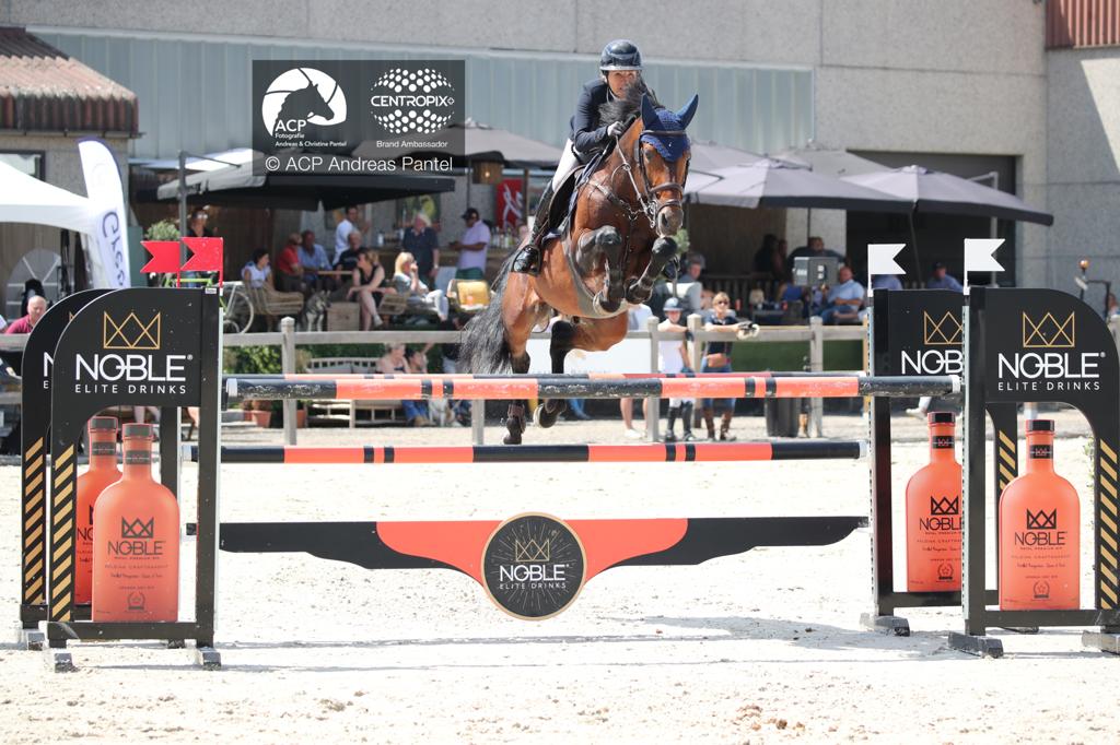 Oliva: Fabienne Daigneux-Lange springt in de prijzen in finale voor vijfjarige paarden