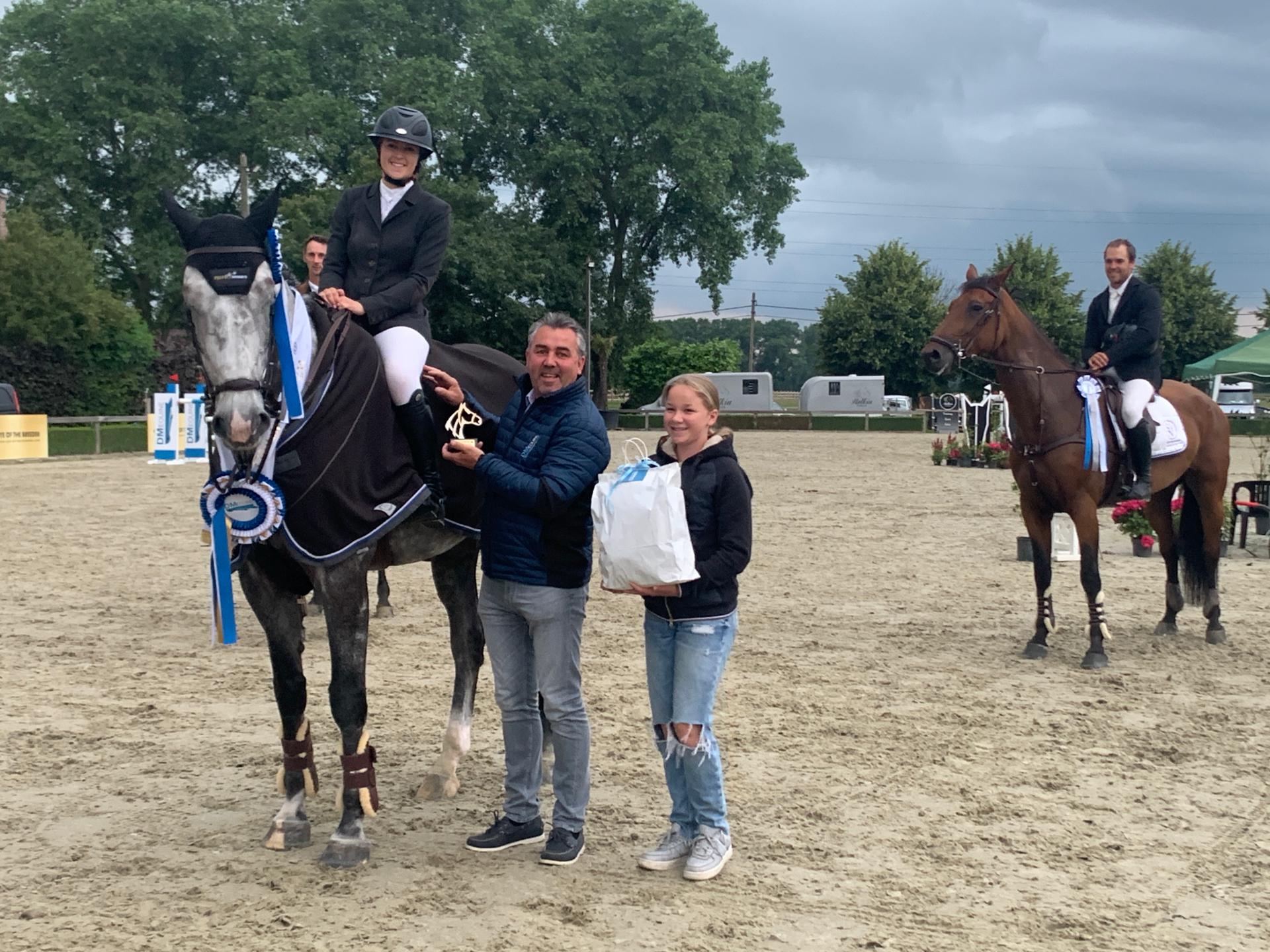 Olivia Kinneson wint bloedstollende SMS Masters by DM.Equine