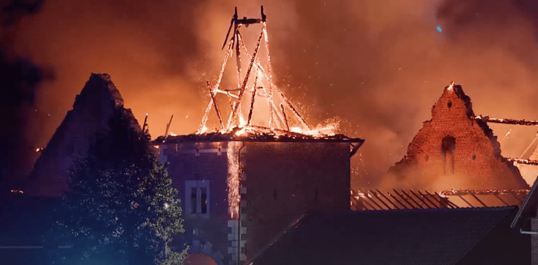 Grote brand verwoest hoeve van kasteel Hamal in Tongeren