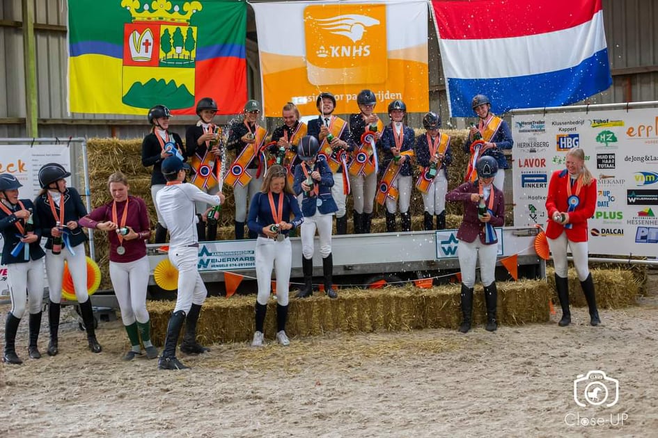 Nederlandse eventingkampioenen bij de pony's zijn gekroond!