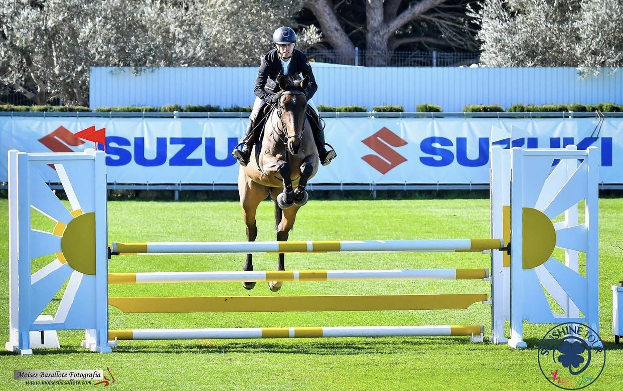 Razendsnelle Manuel Thiry wint de finale voor 5-jarige paarden in Vejer de la Frontera