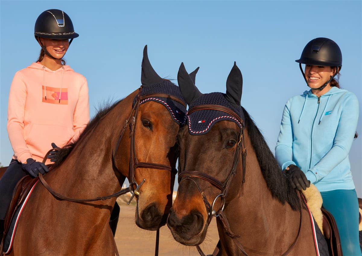 Tommy Hilfiger maakt nieuwe lente collectie bekend voor paardensport