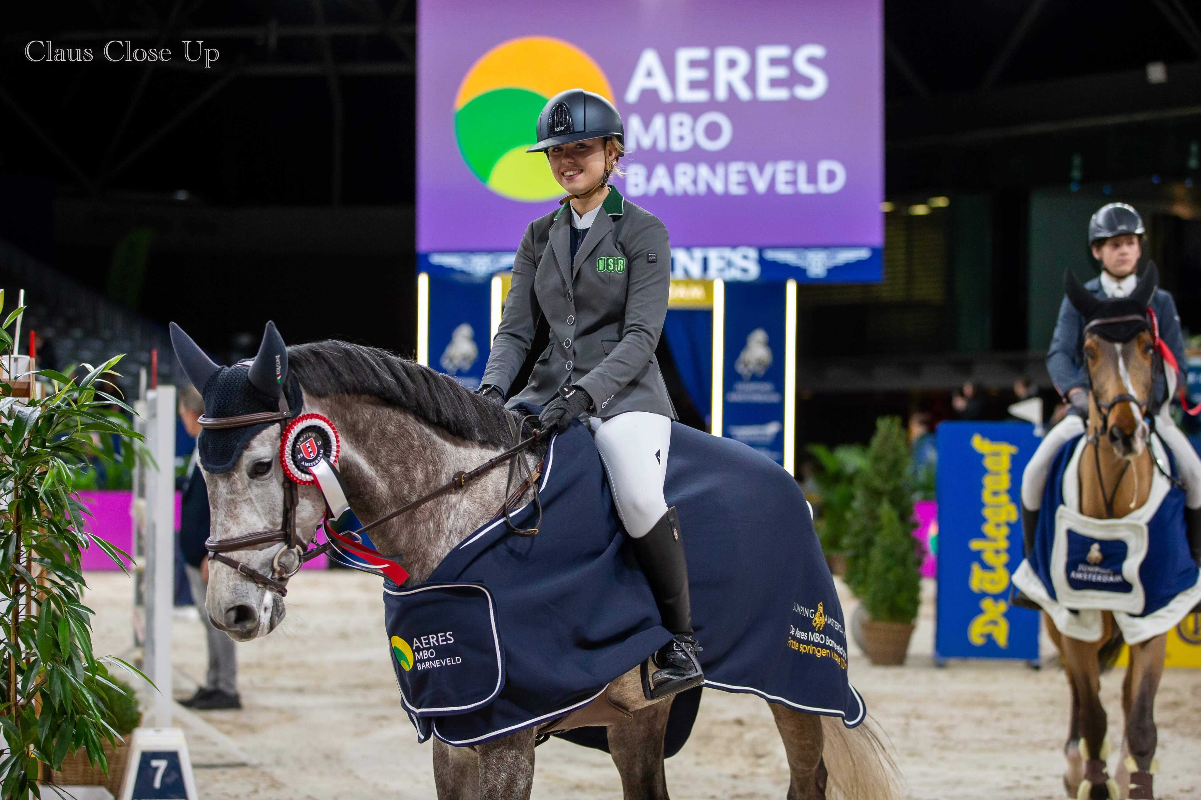 Suze Bos opent springcompetitie in Amsterdam met winst in 1.10m Nationale Finale