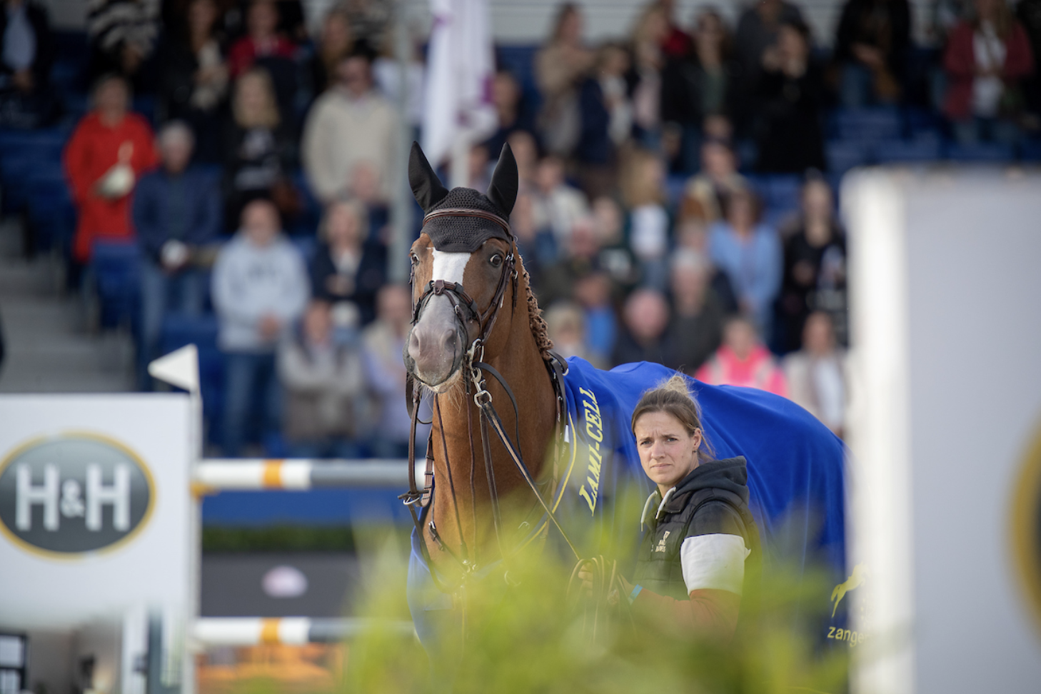 Sanne Melsen, Showgroom behind Belgian superstar Ermitage Kalone: " It really looks like he knows that it is all about him"
