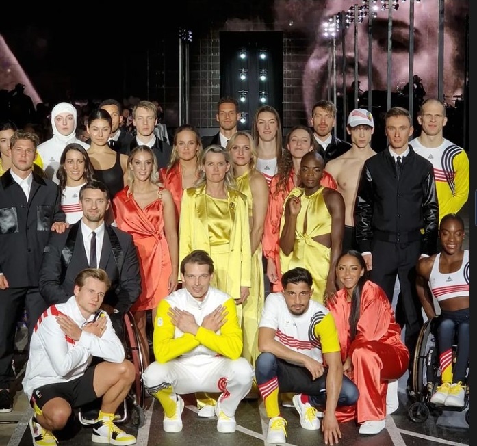Hippische atleten zijn modellen voor show met Olympische outfits van Team Belgium!