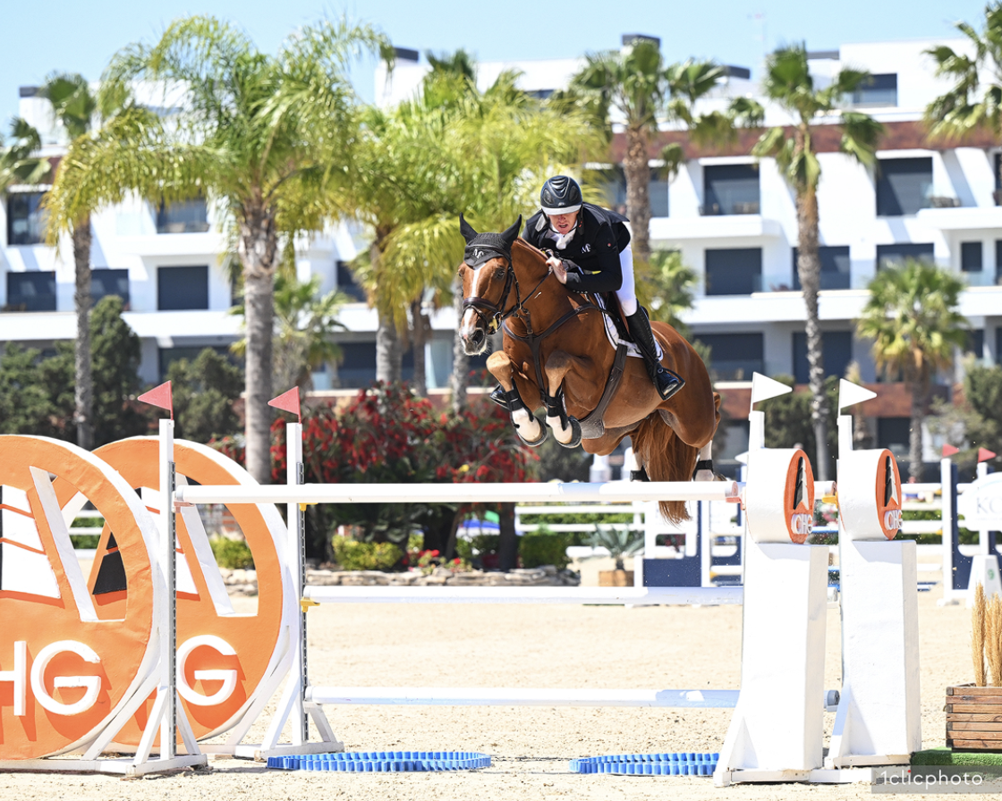 Alexander Butler and Jurry Bleu K best in the CSI3* 1.50m Grand Prix at Oliva: "A lot of options"