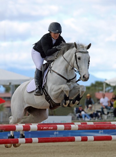 Ashlee Bond jumps to victory in Palm Beach CSIO5* ranking class