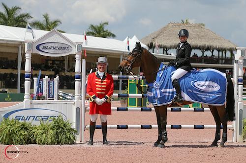 Tiffany Foster and Victor win Suncast® 1.50m