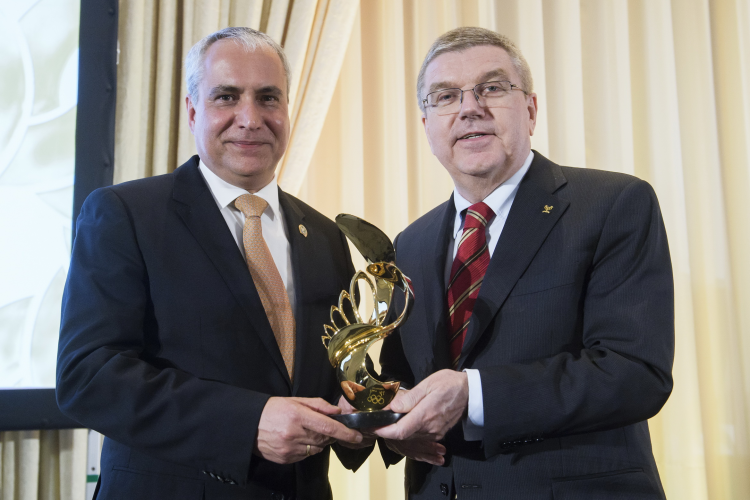 Sky is the limit for equestrian sport as IOC President presents special trophy to FEI President