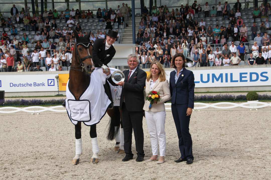 German Riders superior in Aachen 's Dressage Prize of the Tesch Family