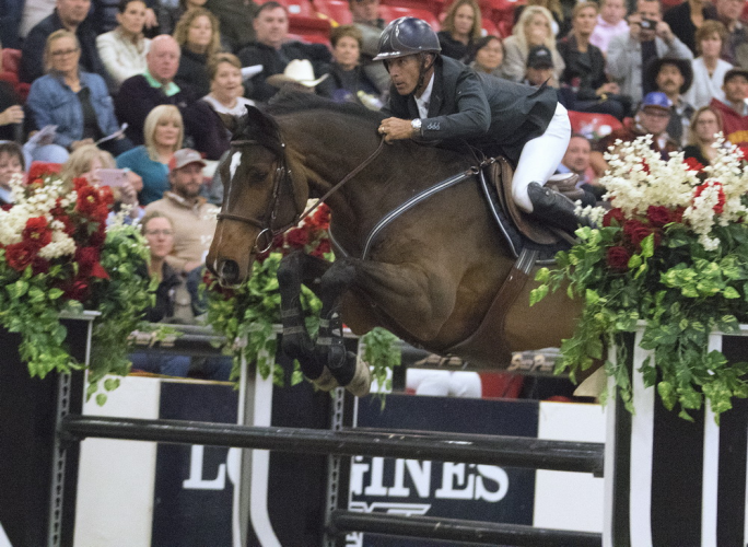 Richard Spooner speeds to victory at Las Vegas horse show opening