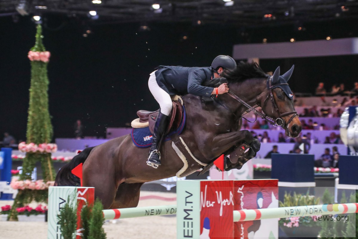 Leopold van Asten speeds to victory at the Longines Masters
