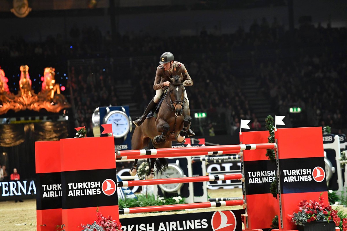 Alberto Zorzi speeds to glory at Oslo Horse Show