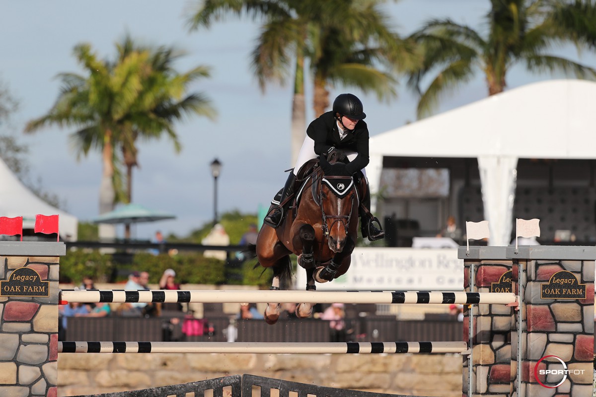 Emily Moffitt jumps to first WEF 2018 Grand Prix victory