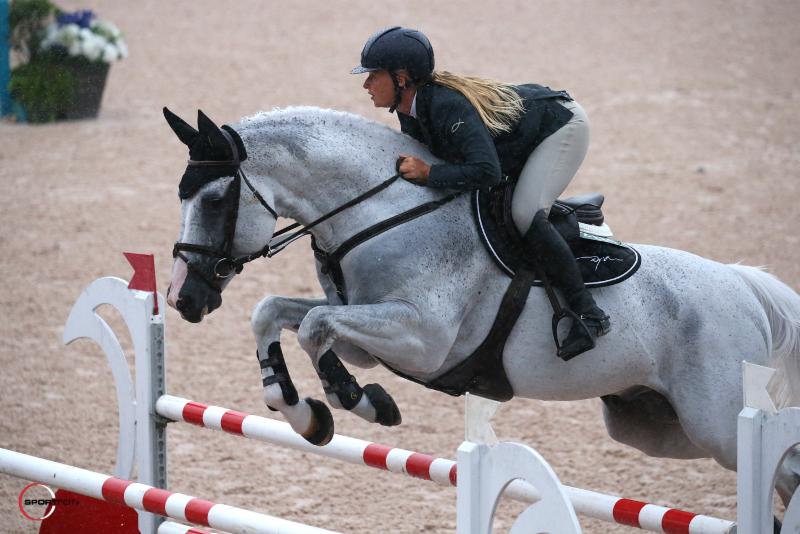 Vanderveen leaps to another victory at Tryon