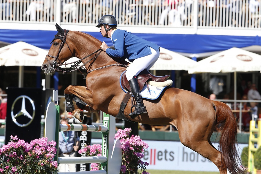 Christian Ahlmann back in the saddle of Epleaser van 't Heike