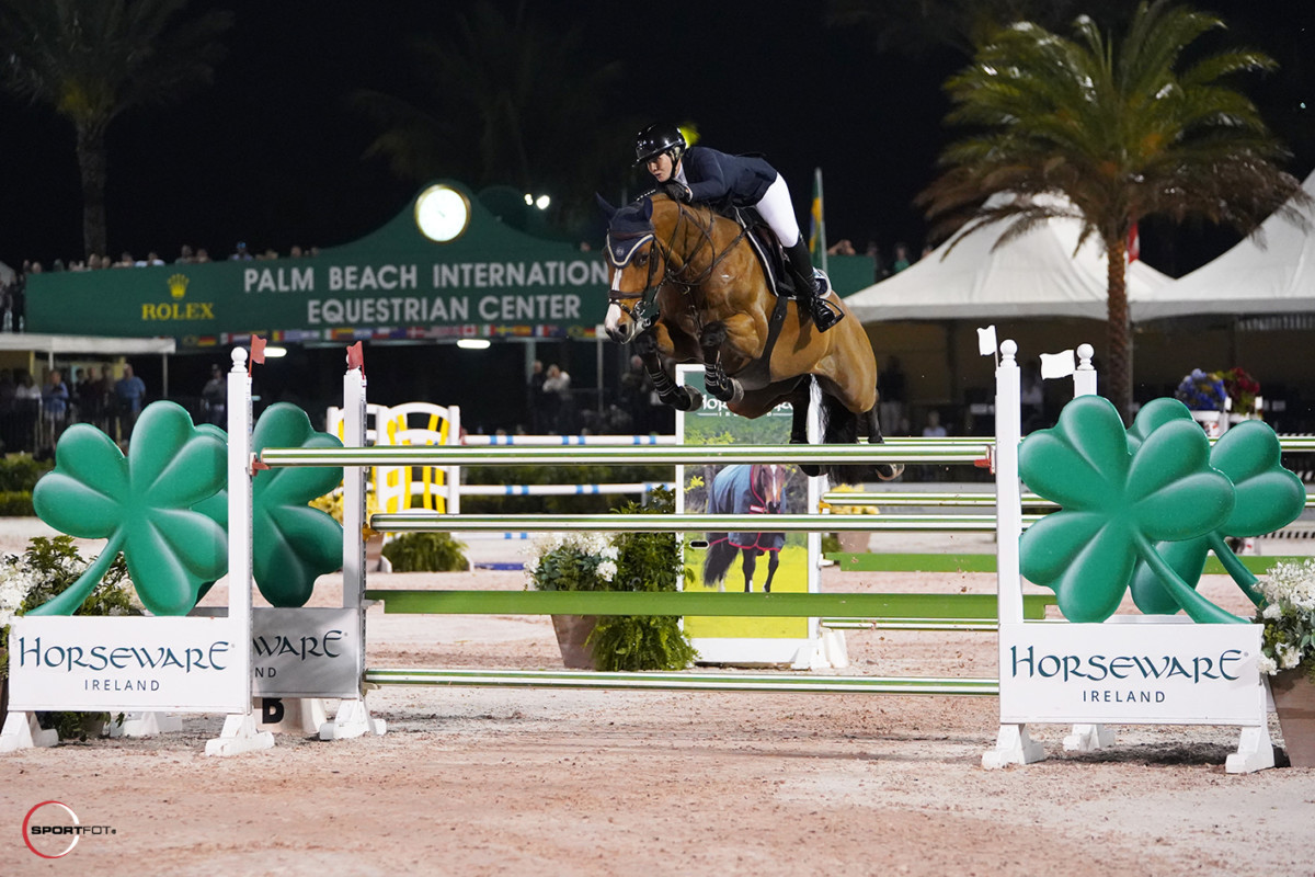 Amanda Derbyshire takes the FEI $72,000 Equinimity WEF Challenge rd 11