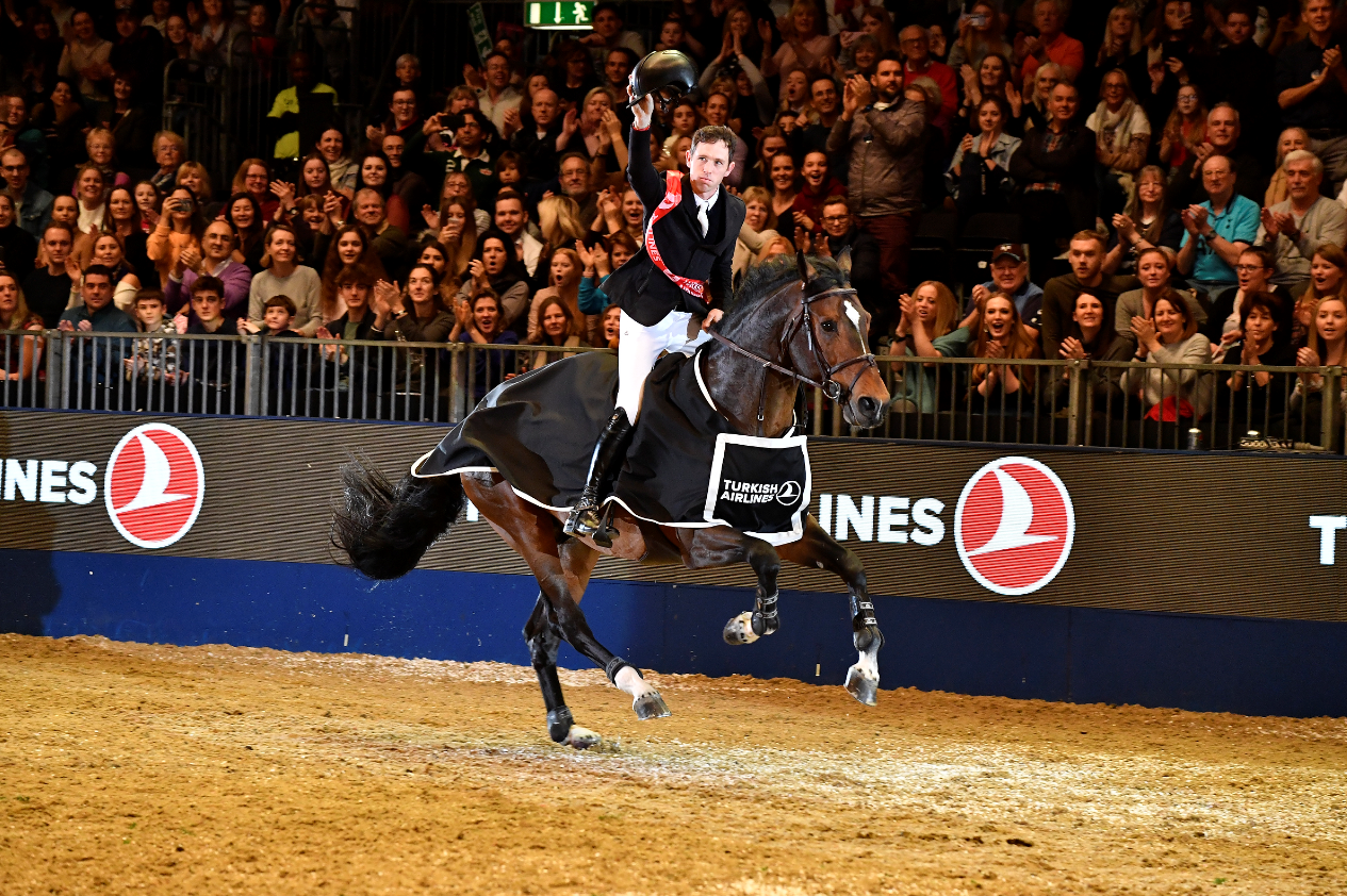 Scott Brash sees  London Olympia out in style