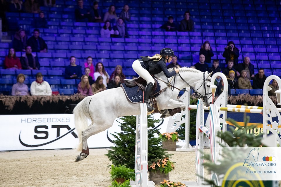 Anna Szarzweski domine le FEI Ponies Jumping Trophy à Malines