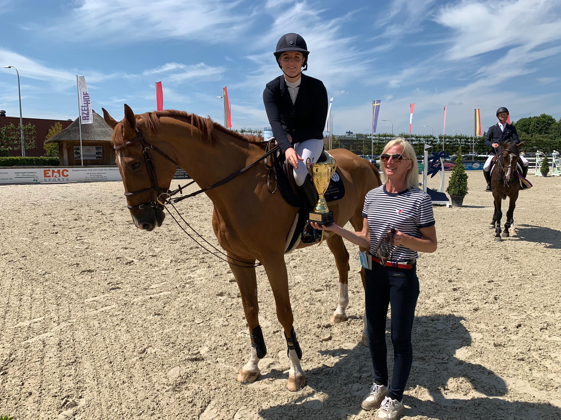 Lily Attwood jumps to victory at Grand Prix Fontainebleau