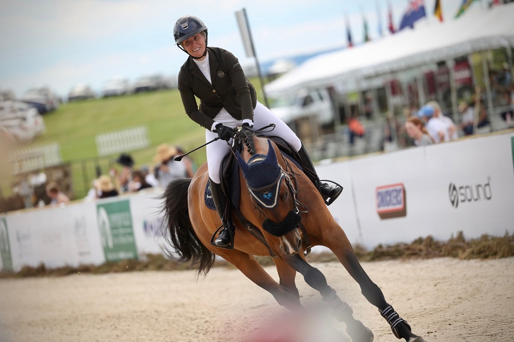 Amanda Derbyshire & Cornwall BH Master the Course to Win $74,000 DJL Equestrian Services Welcome Stakes CSI 4* at Upperville