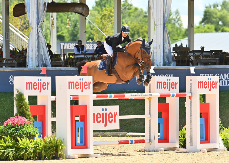 Olivia Chowdry and Chuck Berry 8 charge to $37,000 CSI3* Speed Classic win