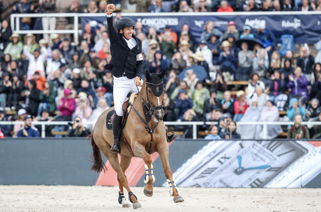 Henrik von Eckermann remains on top of the Jumping Longines Ranking