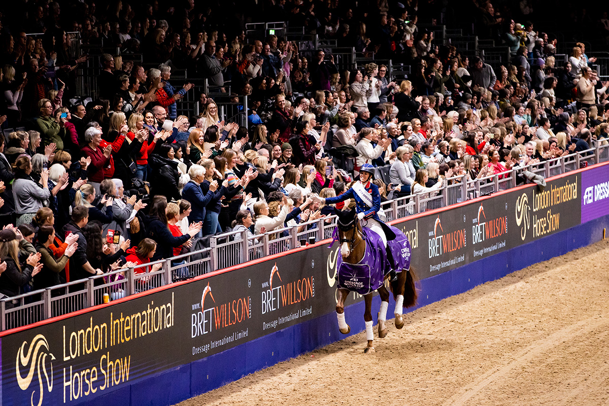 Dujardin and Imhotep dance to victory in London