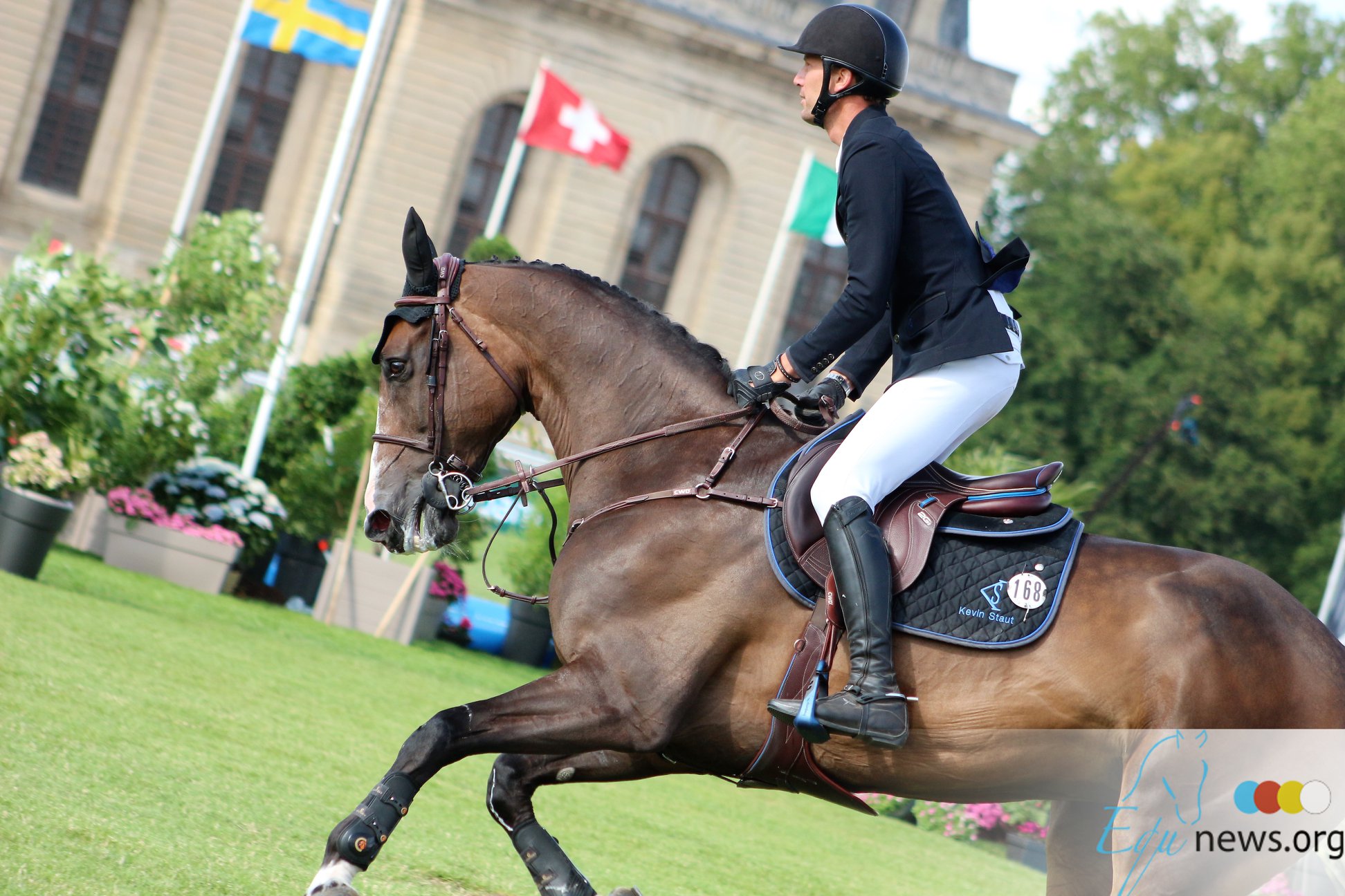 Kevin Staut scores during CSI5* in Berlin