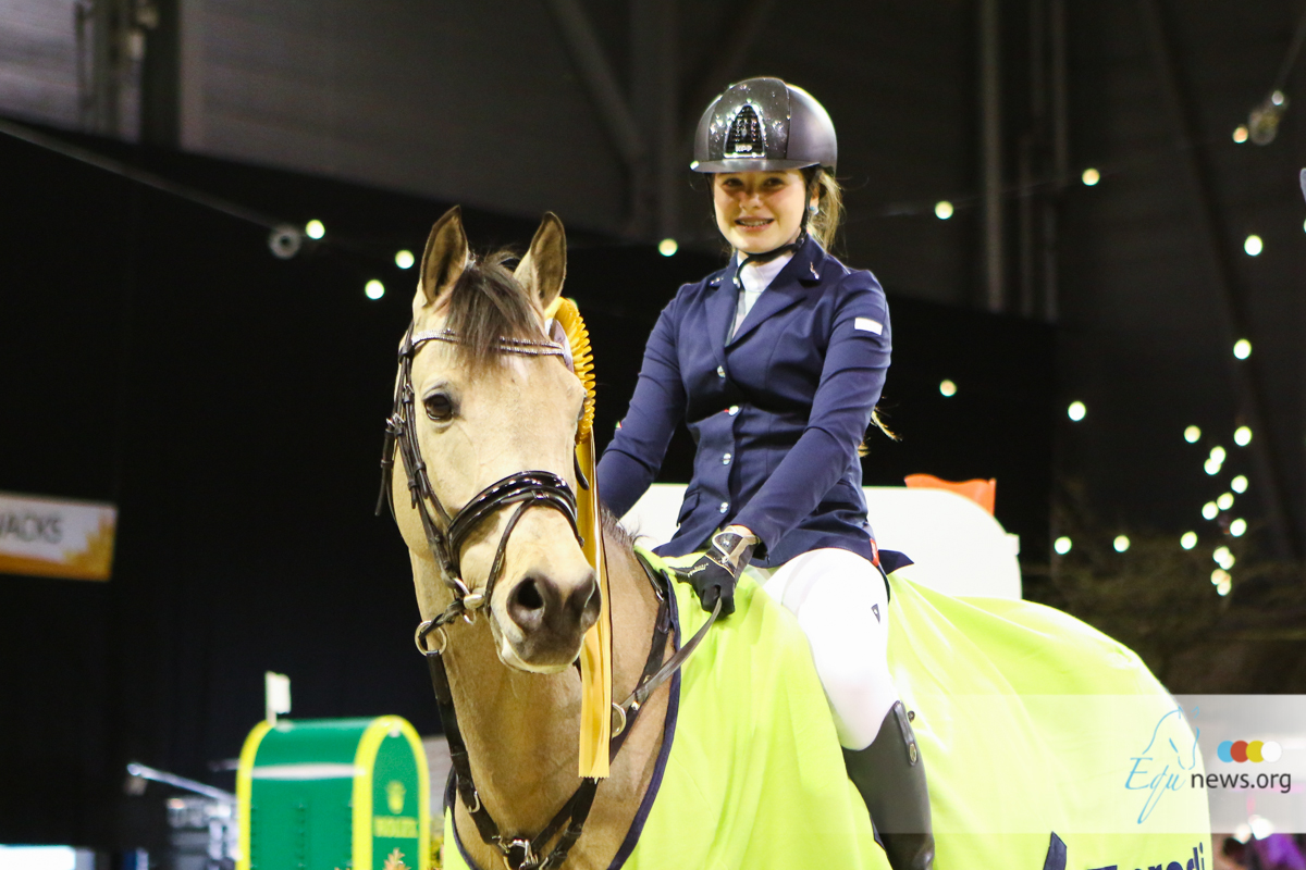 Iza Heurkens en Evi Peemen stralende winnaren "Pony Indoor Brabant"