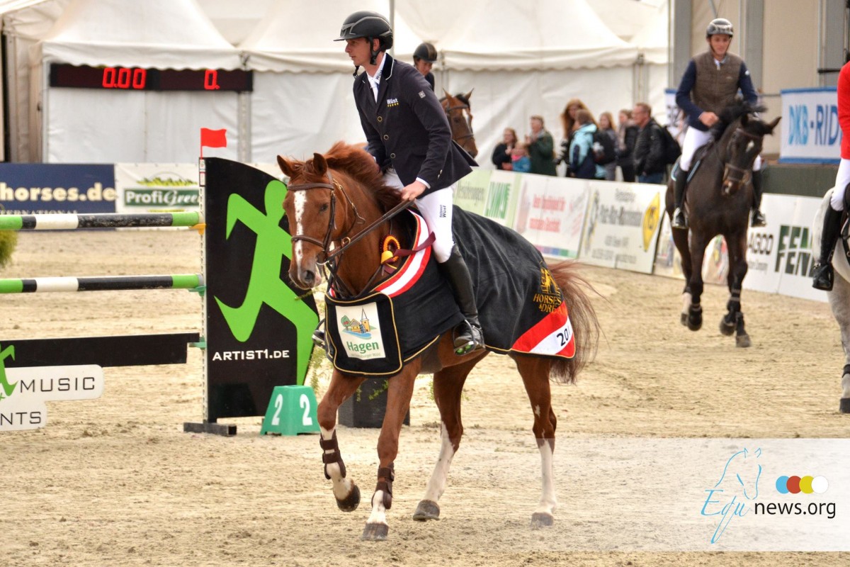 It's a home victory for Finja Bormann in CSI3* top class of Paderborn