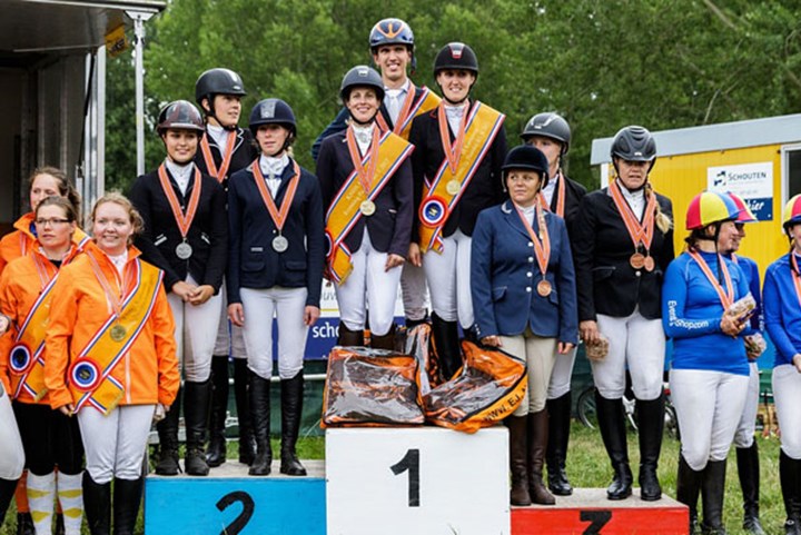 KNHS Eventingkampioenen gehuldigd in Vlietland