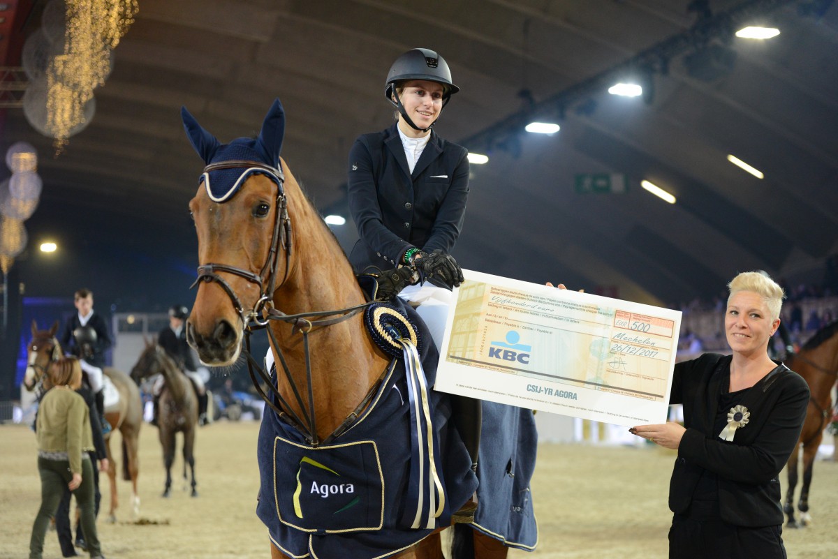 Leonie Peeters wint prijs Agora 140 class CSIJ-YR @ Jumping Mechelen