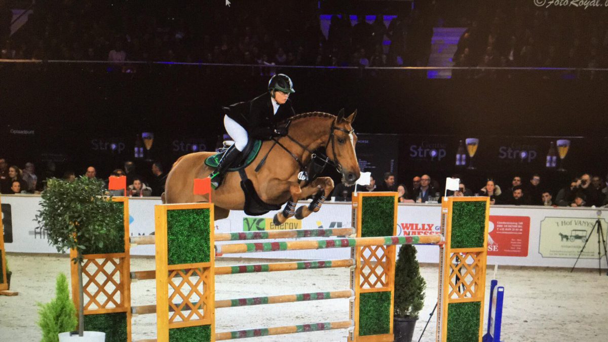 Bianca Schoenmakers onverslaanbaar in de 1.40m rubriek van Flanders Horse Expo in Gent