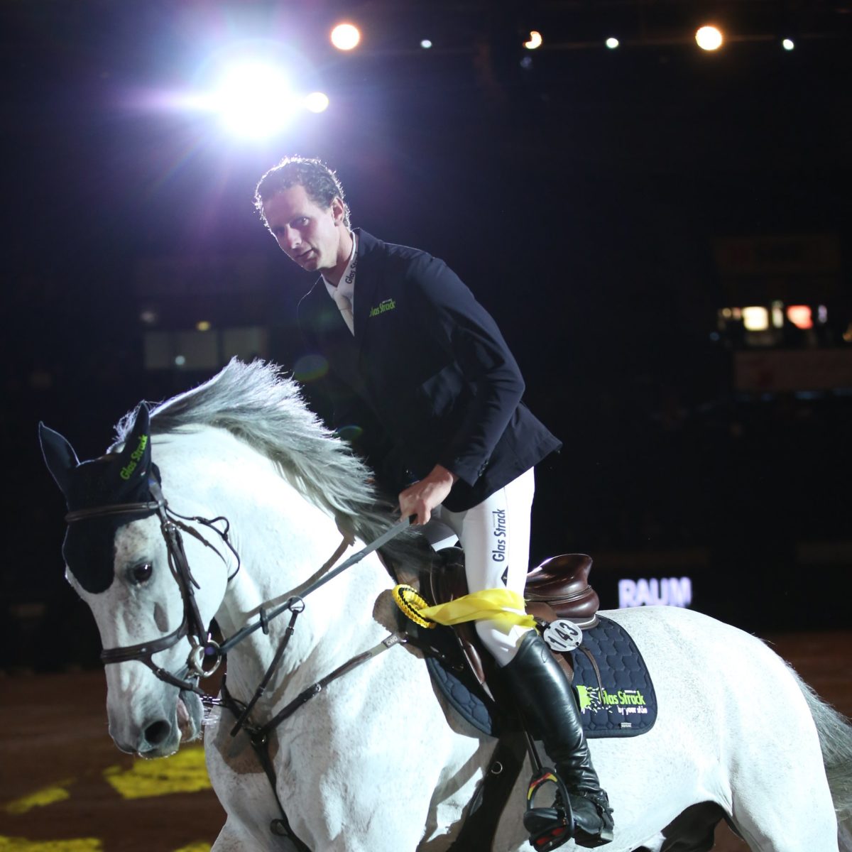 Felix Hassmann says goodbye to his career horse SL Brazonado